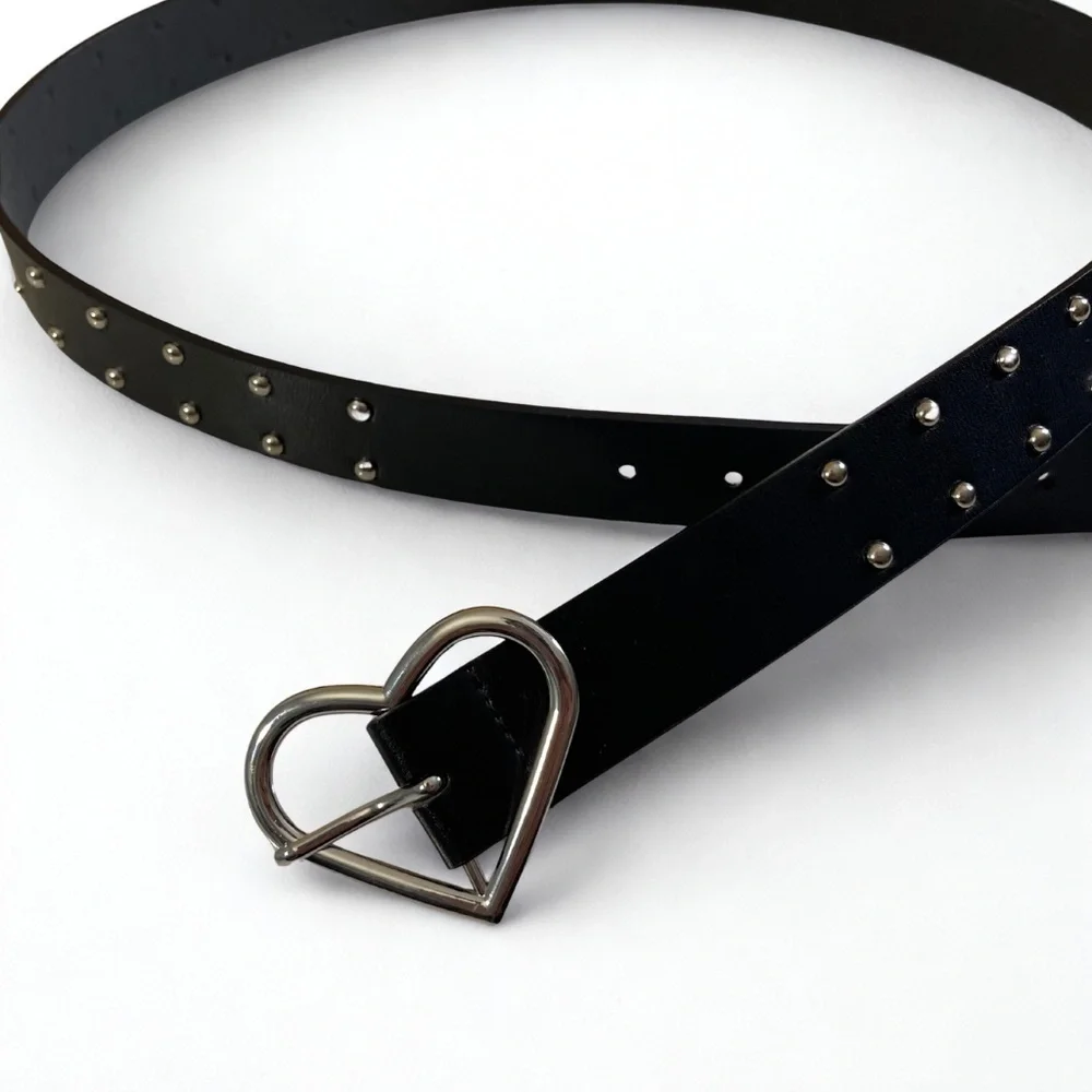 Grungy Heart Buckle Belt